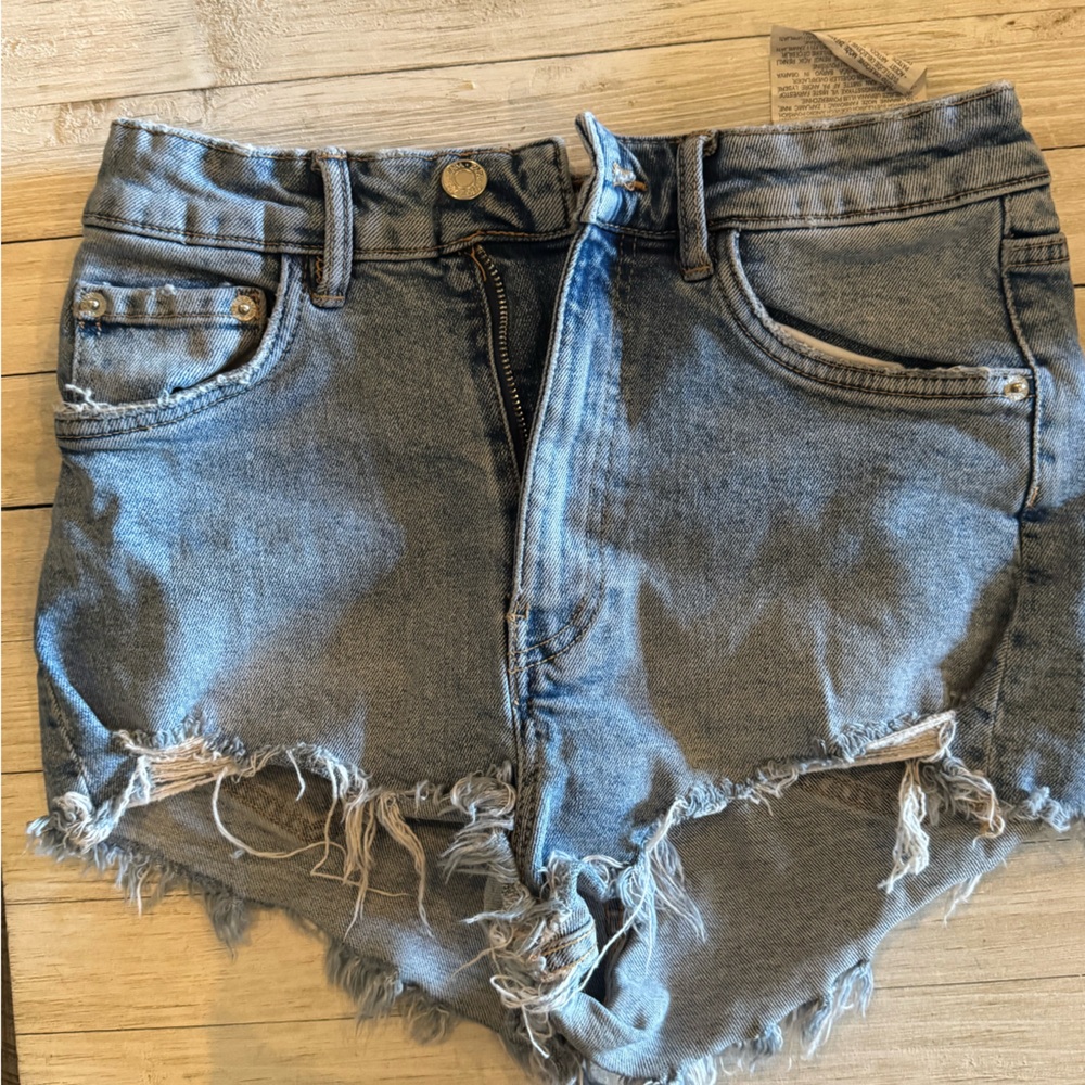 Zara Distressed Denim Women ShortS EUC